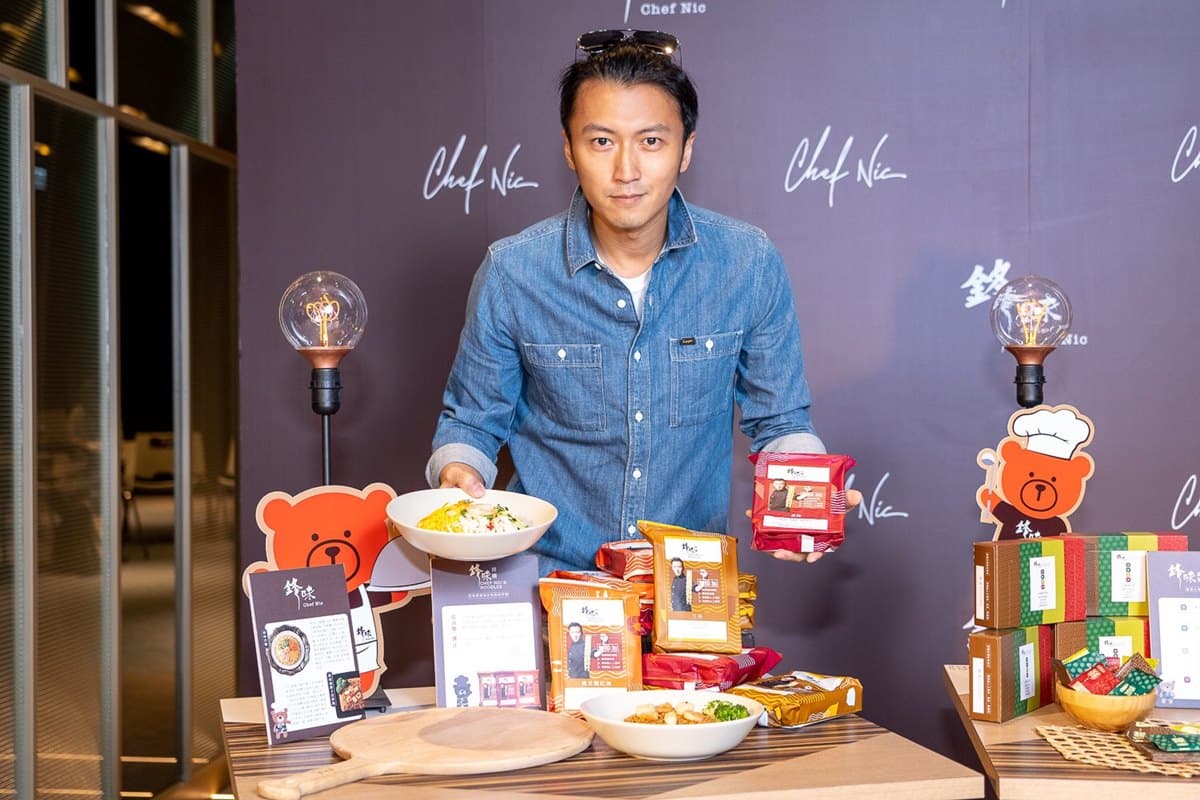 呼叫霆鋒粉！港式鴛鴦、曲奇餅、干貝炒飯等6大新品「台灣限定」開賣