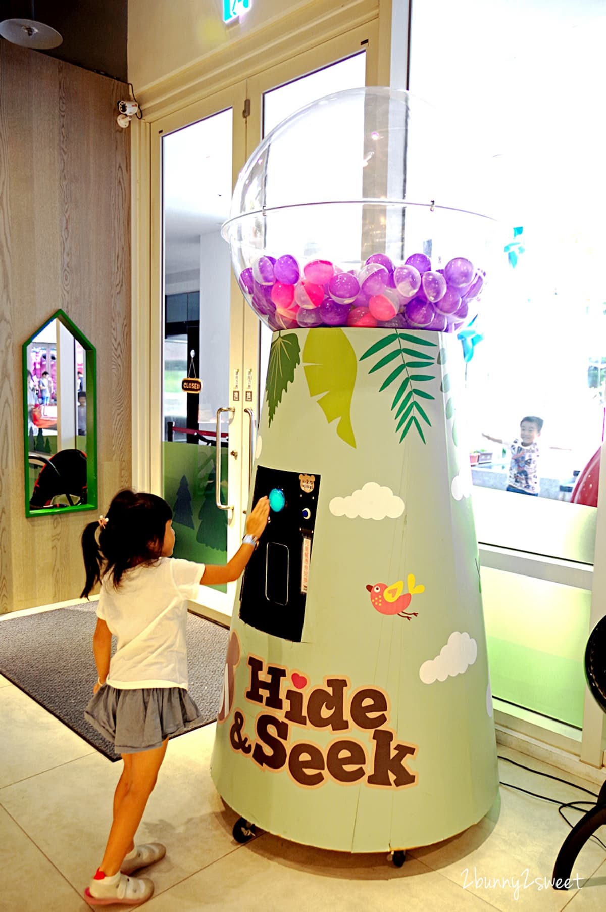 台中爸媽小孩樂歪了！5家超強設施親子餐廳：嚕嚕車、小木屋家家酒、氣墊跳床