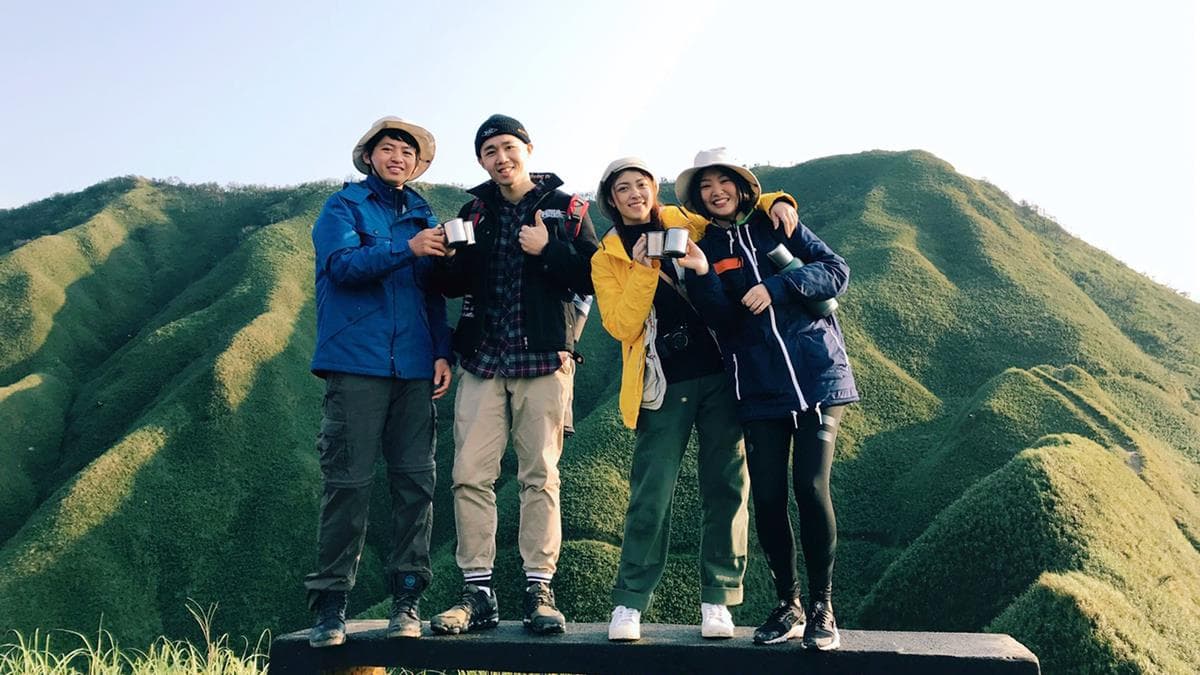 萌萌打卡點！宜蘭最美「抹茶冰淇淋山」曝光，登頂吃抹茶拿鐵、蛋糕