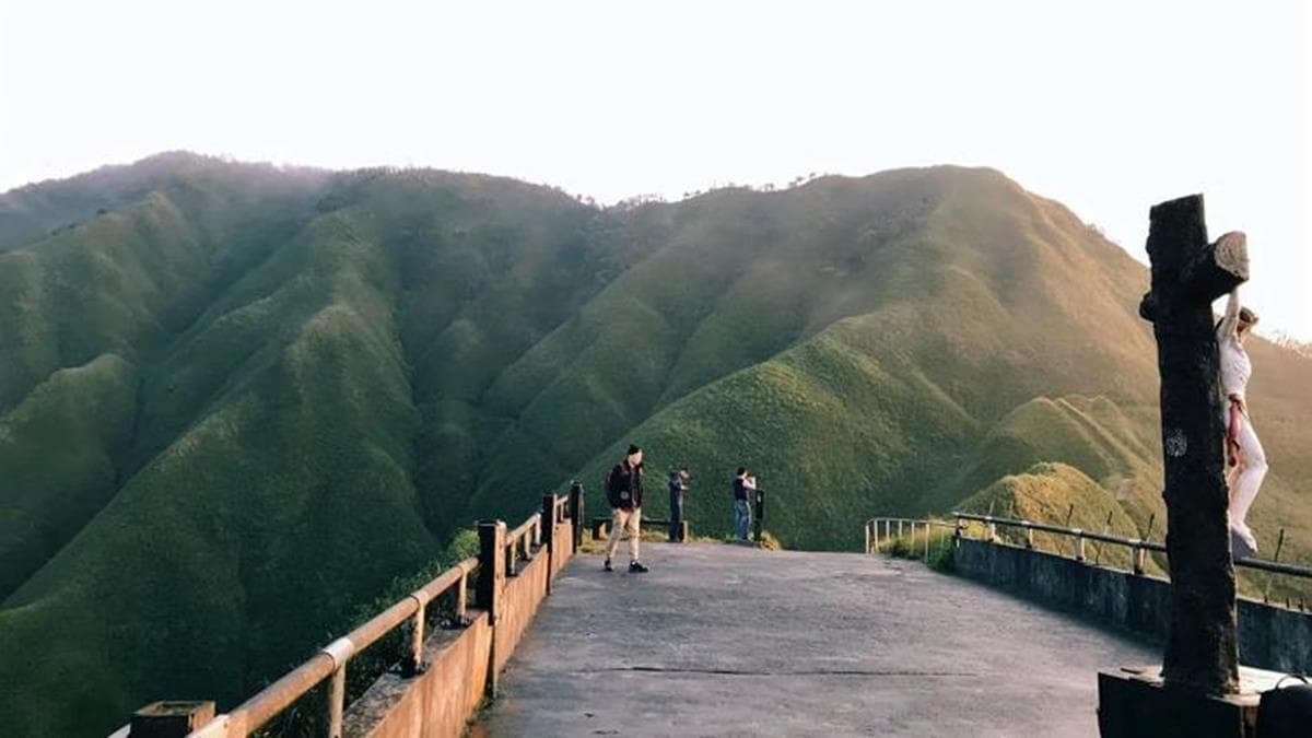 萌萌打卡點！宜蘭最美「抹茶冰淇淋山」曝光，登頂吃抹茶拿鐵、蛋糕