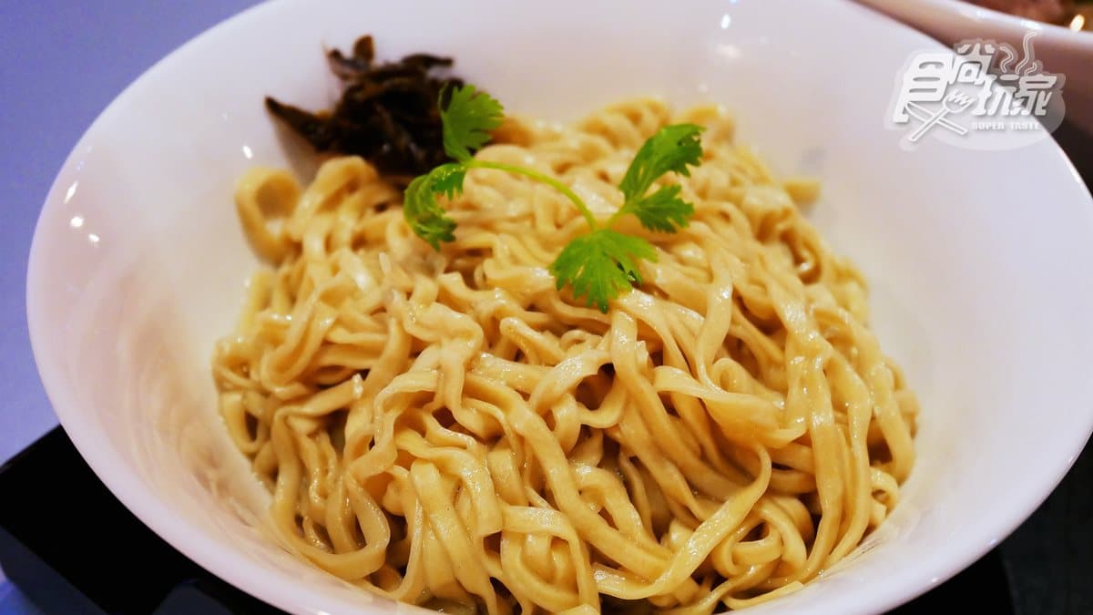 【新開店】周杰倫就點這一套,還選香菜爆多!世界唯一「滷物」專賣店 【新開店】周杰倫就點這一套,還選香菜爆多!世界唯一「滷物」專賣店