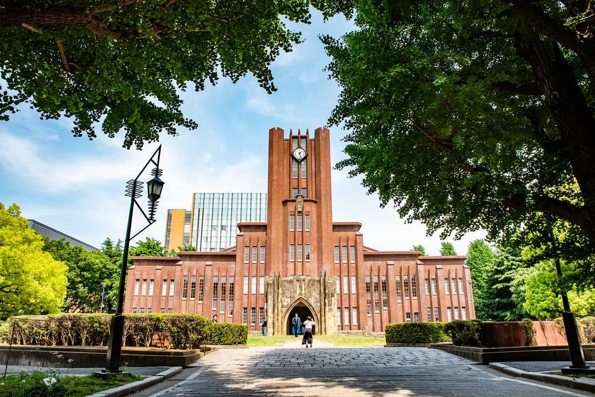 混進東大吃學生餐、最古神社求好運，原來東京還可以這樣玩
