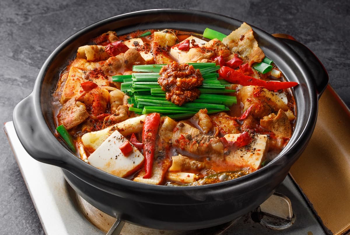 麻辣控注意！日本「味噌鍋專門店」推新菜，地獄鍋加碼「百元優惠」