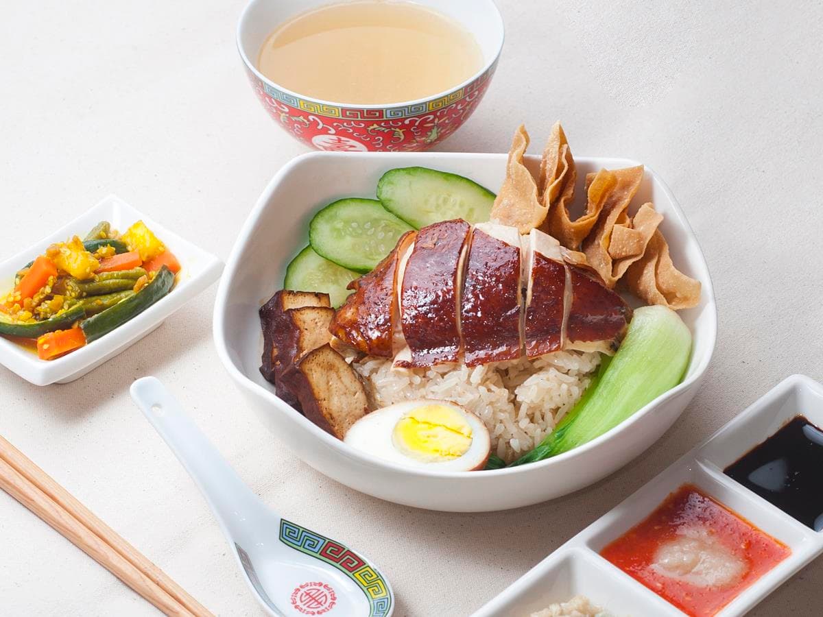 台北一號店！新加坡名店「海記醬油雞」限定肉骨茶必吃，前30名醬油雞100元