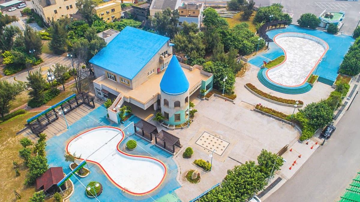 遛小孩清單!台中超夯濱海樂園「親子戲水池、沙雕音樂季」免費開放2個月 遛小孩清單!台中超夯濱海樂園「親子戲水池、沙雕音樂季」免費開放2個月