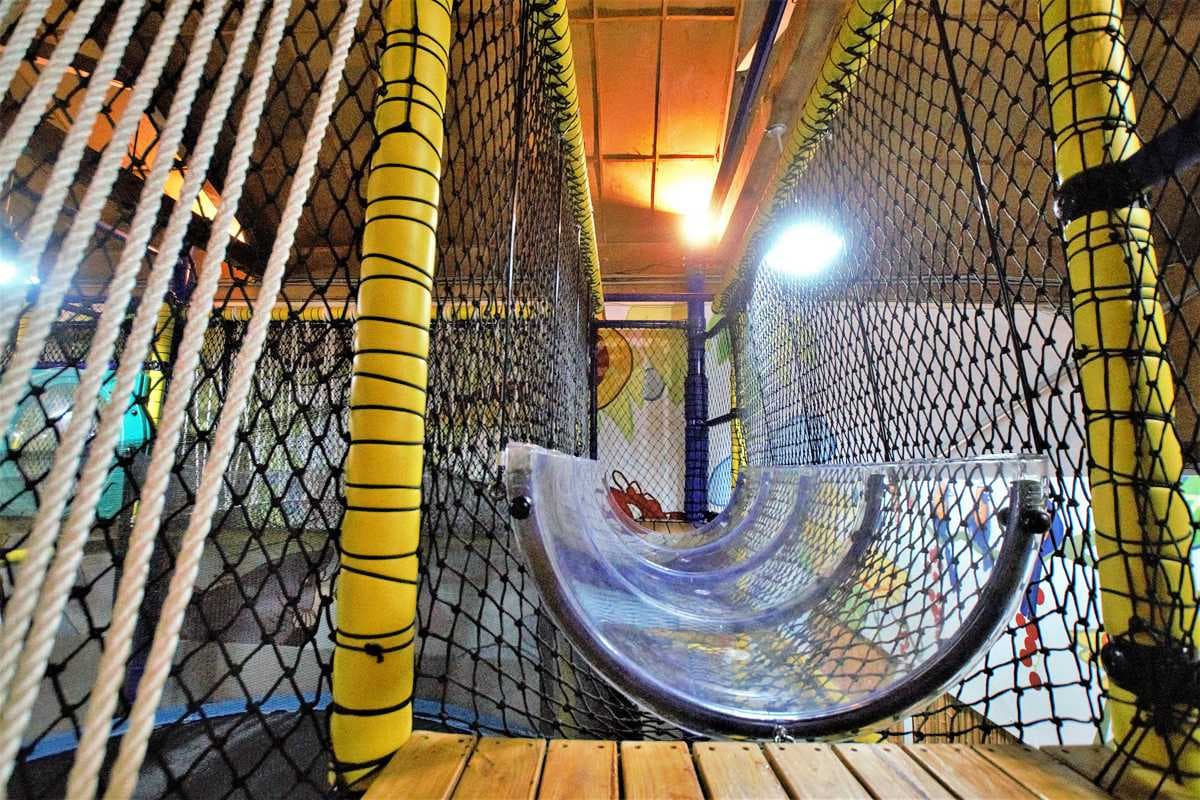 7公尺高透明溜滑梯好嗨!台南全新幼兒玩樂天堂,5歲以下免費 7公尺高透明溜滑梯好嗨!台南全新幼兒玩樂天堂,5歲以下免費