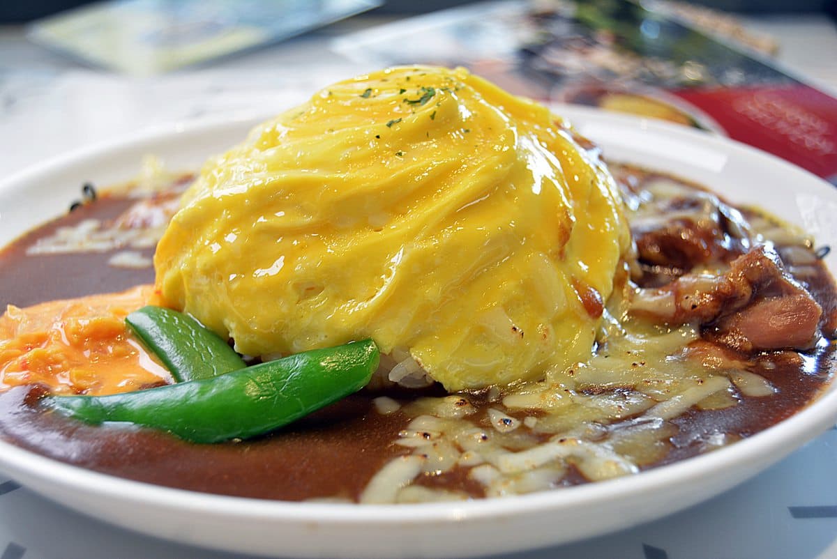 旋轉「蓬蓬裙蛋包」吃過嗎?台中超華麗咖哩飯成打卡名店 旋轉「蓬蓬裙蛋包」吃過嗎?台中超華麗咖哩飯成打卡名店