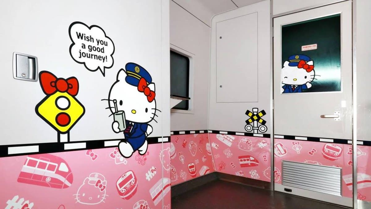 Kitty列車回來了!全新環島之星「Hello Kitty彩繪列車」三麗鷗粉絲準備上車 Kitty列車回來了!全新環島之星「Hello Kitty彩繪列車」三麗鷗粉絲準備上車
