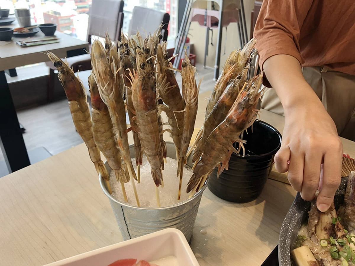高雄火紅「368吃到飽」鍋物進軍嘉義！開幕優惠98元吃20隻白蝦