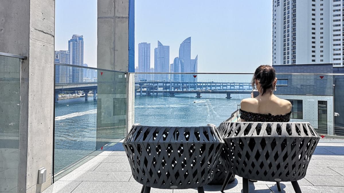 無敵海景＋百億建築！「午後的紅茶」還可眺望全球最大百貨