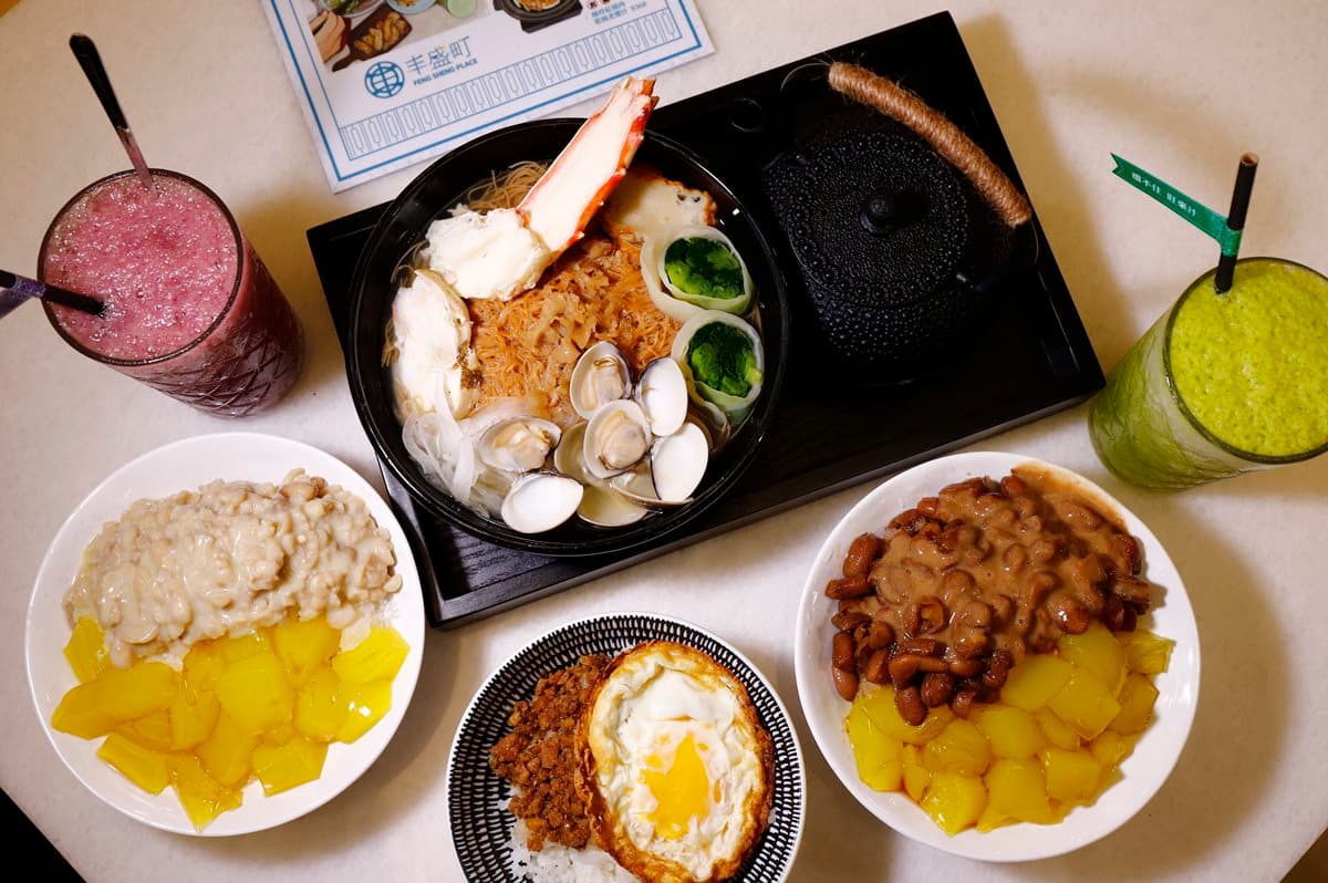台中OUTLET就是狂！星巴克、美食餐廳全月買一送一太划算