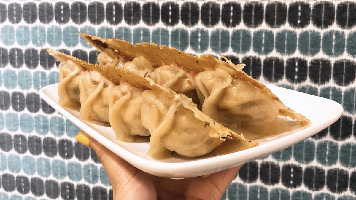 光看就流口水「脆皮煎餃」！無澱粉炒飯、搖滷味，北車吃得到
