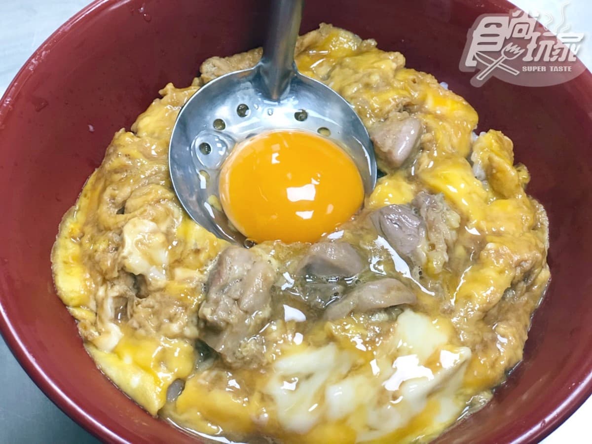 雞肉控最愛！名古屋人氣「鳥開」丼飯來台，首3日送「親子丼兌換券」