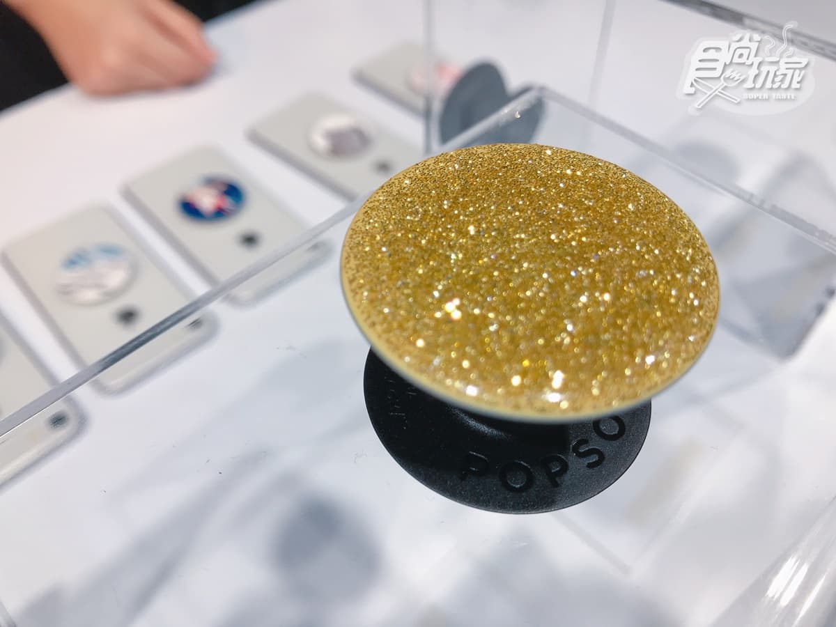 網紅都有一顆的「手機鈕扣」！超強「二代神器」每天幫你換新手機
