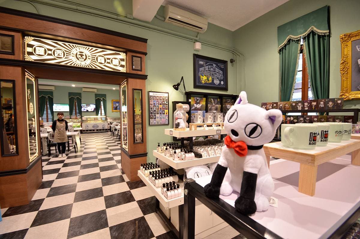 南投好拍新景點，稅務出張所變「貓咪主題」冰店，還有霍格華茲風咖啡館