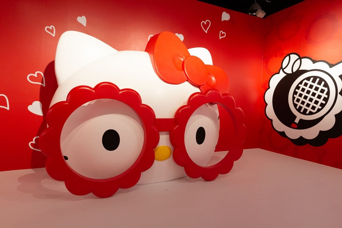 貓迷尖叫！超大型Hello Kitty蝴蝶結球池、蘋果屋這裡拍