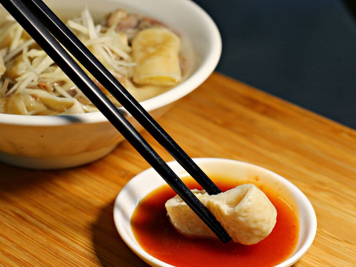 台南人也愛的嘉義市場美食！「溫體牛雜湯」四代老店，續湯免費