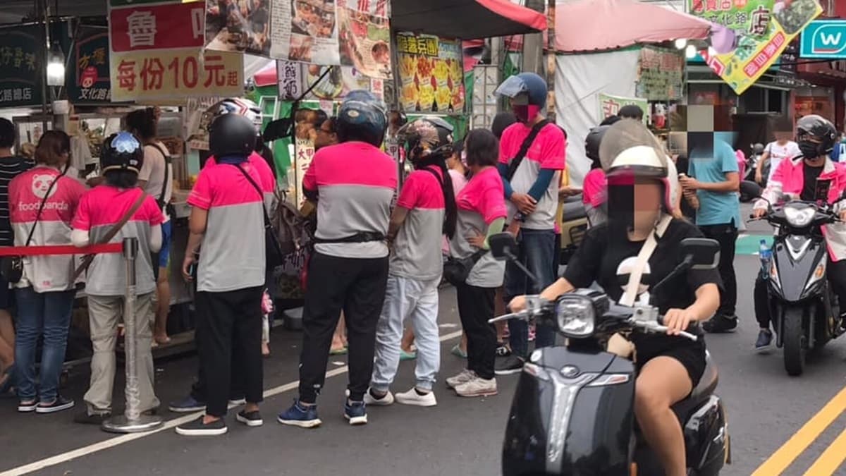 想+1！巨量「小粉紅」包圍嘉義滷味攤，網秒解：因為「這個」免費啊