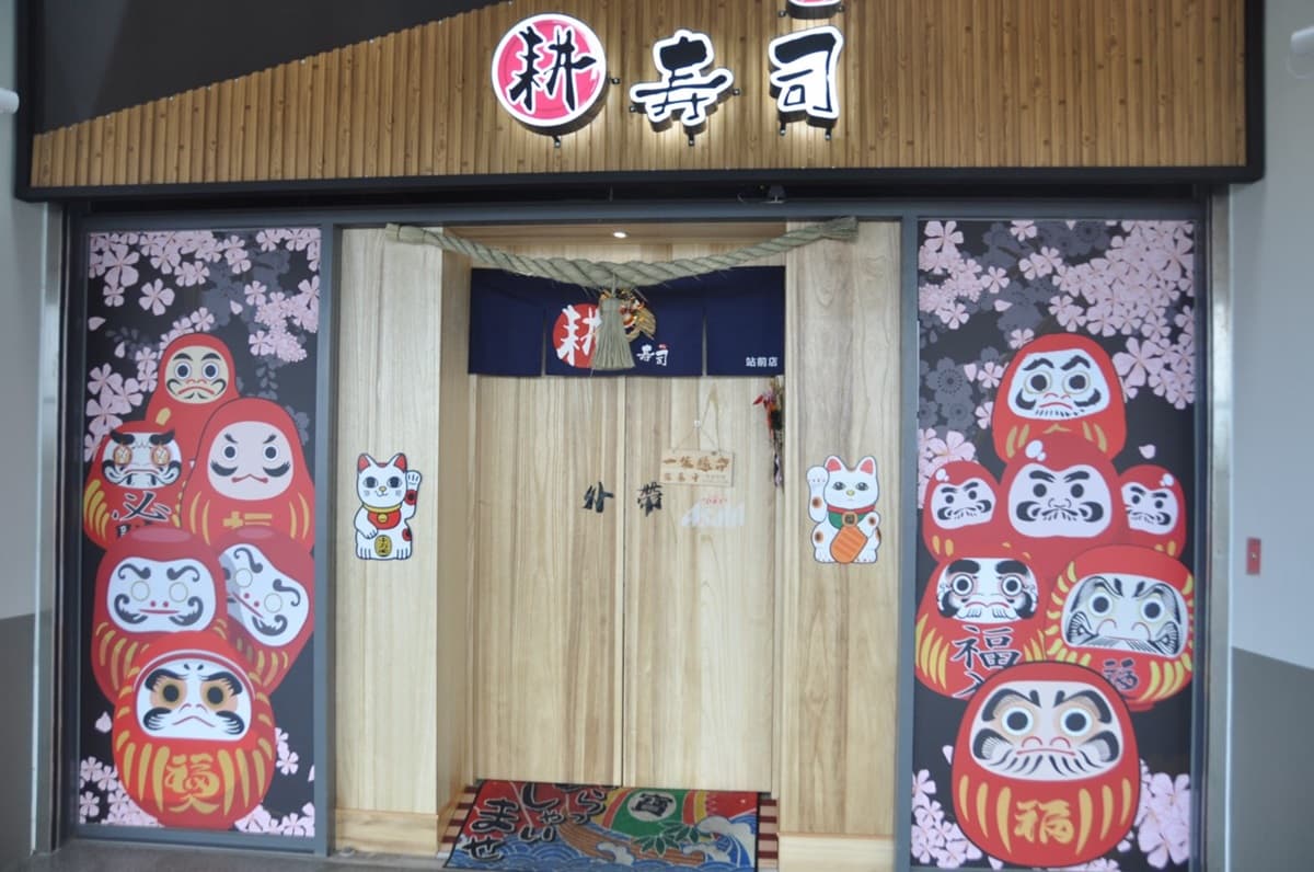 花蓮最新打卡熱點！超美「翅膀屋頂」必拍、透明天橋看火車通過