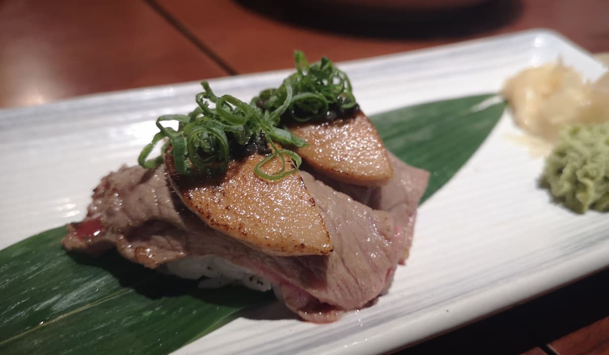 高CP值居酒屋吃到飽!松露炒飯、毛毛蟲壽司、和牛100道頂級日料任你吃 高CP值居酒屋吃到飽!松露炒飯、毛毛蟲壽司、和牛100道頂級日料任你吃