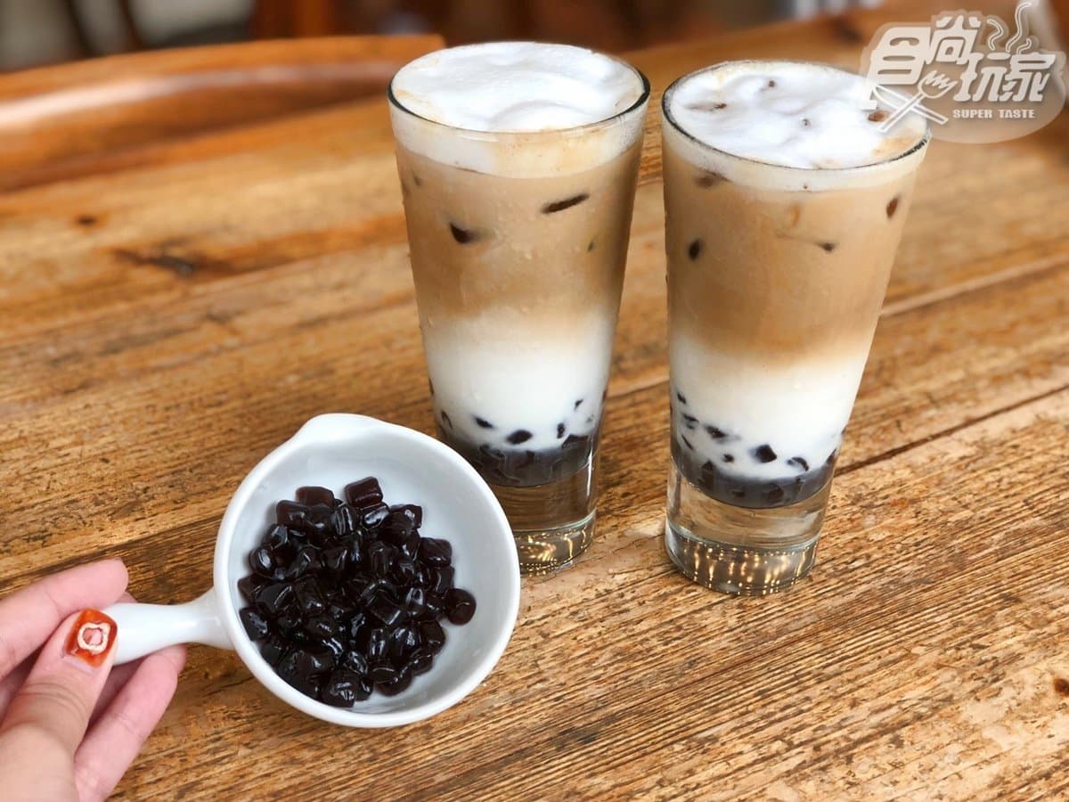 珍珠控想吃！甜點名店推「黑糖珍珠生乳捲」+「黑糖撞奶」必喝