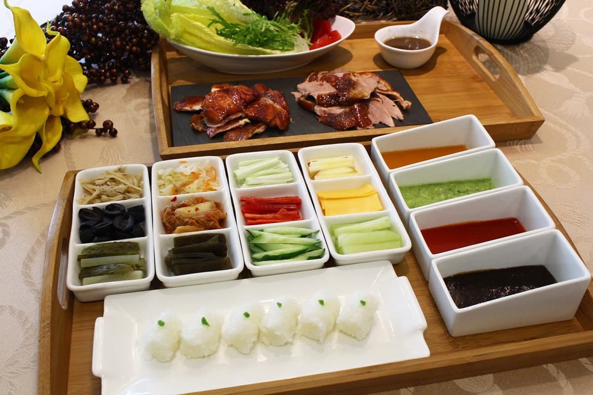整間飯店餐廳都近「半價」！北京烤全鴨5折，帝王蟹鍋、霸王鵝通通吃到飽