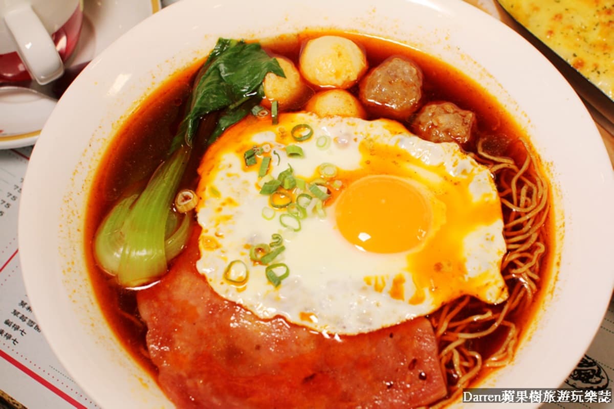 【新開店】好吃又好拍!霓虹燈、麻辣丸、雞蛋仔,網美冰室帶你重返老香港 【新開店】好吃又好拍!霓虹燈、麻辣丸、雞蛋仔,網美冰室帶你重返老香港