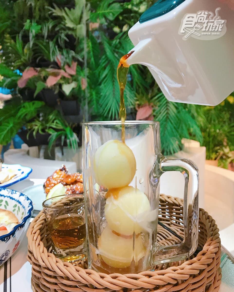 【新開店】西門最新「森林系餐廳」超浮誇，1公斤爆炸蛤蜊、超大龍蝦必吃