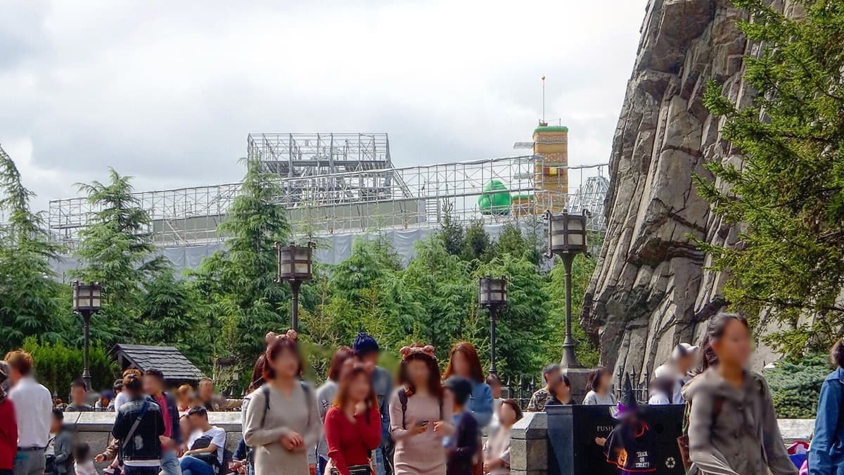 整座王國浮出來！大阪環球「任天堂樂園」將開幕，巨樹、金幣、問號方塊全曝光