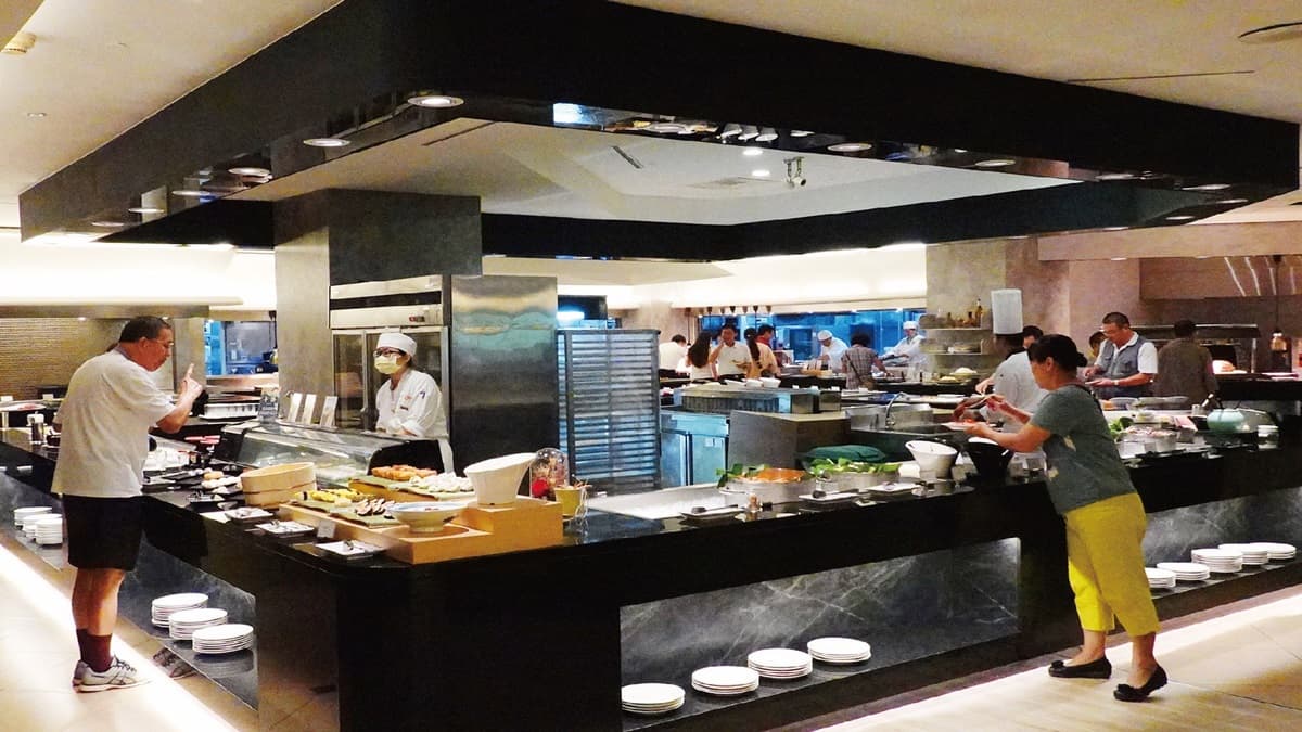 吃到飽控快搶！這家飯店推3人同行1人免費，最低575元鱈場蟹、法式甜點吃到飽