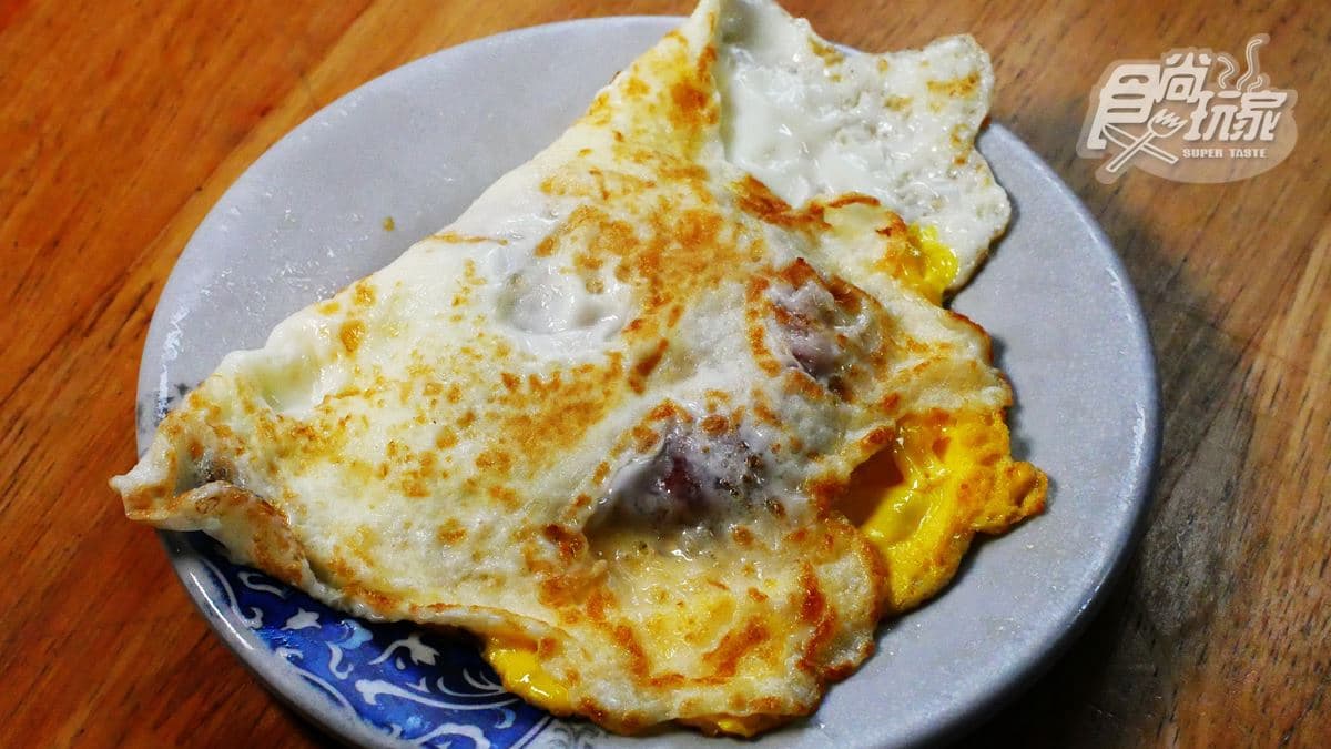 為這早餐我想當基隆人！香酥蔥油餅一個只要8元，加餛飩湯更滿足