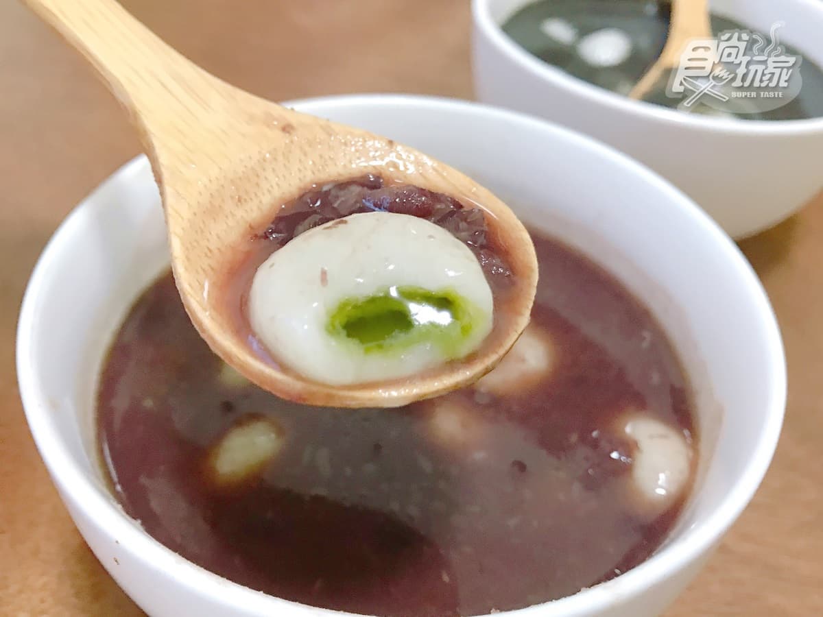 湯圓界網美出絕招！全台首創「包餡小湯圓」爆漿芝麻、抹茶餡，還有湯底可搭