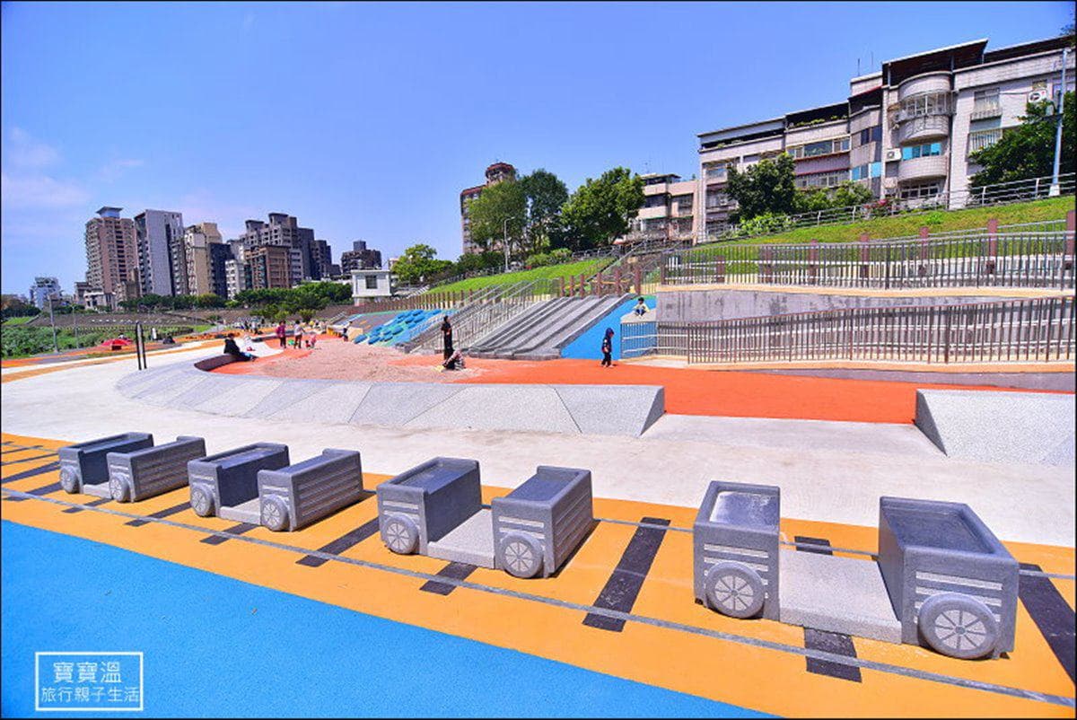 遛小孩也能當網美!北中南13座超吸睛公園造景,必拍飛天掃把、熊超人、沉睡動物 遛小孩也能當網美!北中南13座超吸睛公園造景,必拍飛天掃把、熊超人、沉睡動物