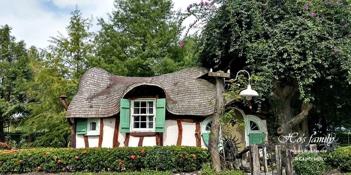 網美暴動了！最新「精靈小屋咖啡店」一秒到歐洲，還能拍到小馬和城堡