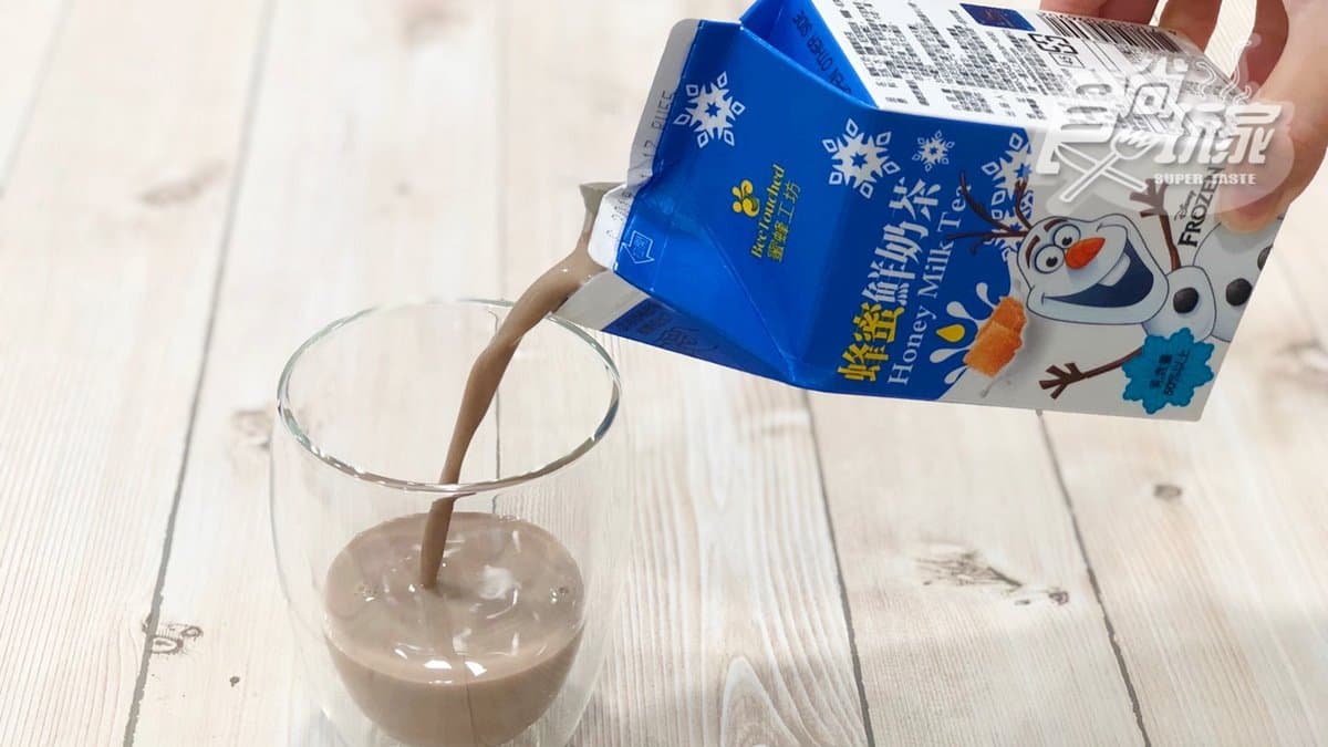 真的超可愛！超商推「冰雪奇緣蜂蜜奶茶」+「Hello Kitty陶瓷保溫杯」