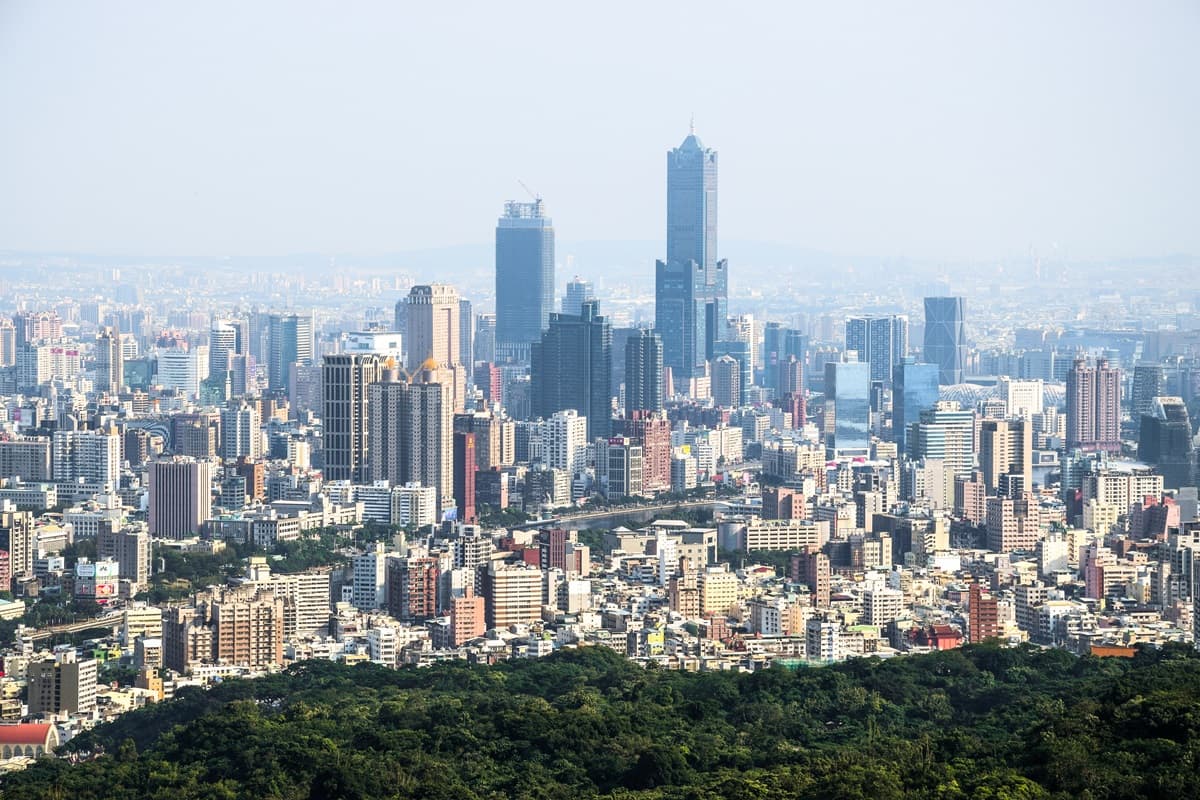  網友敲碗求！《不要去臺灣》16景點找到了：彩色飛碟屋、曙光祕境、進擊的玄天上帝
