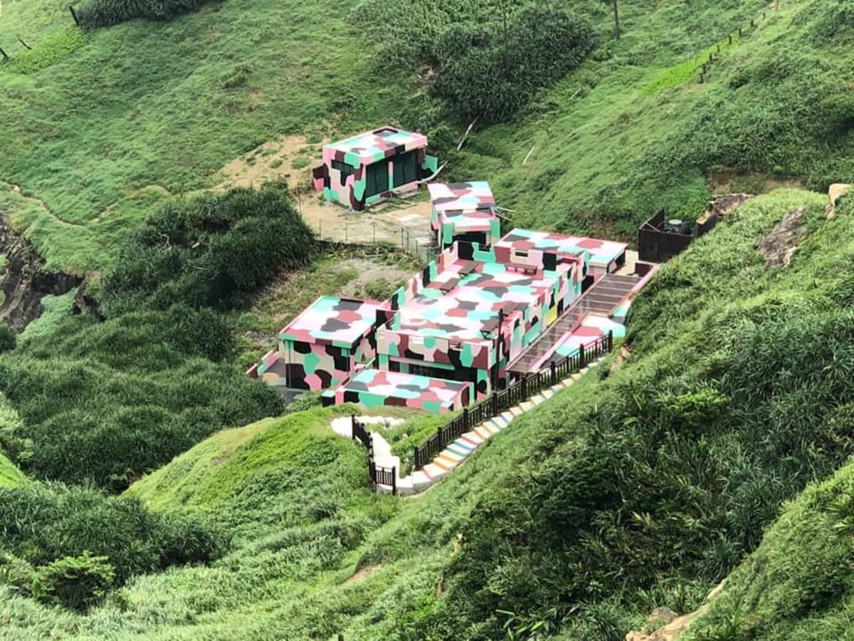 東北角新祕境「限時開放」！軍營變身「粉紅迷彩」一秒甜美，還有超萌五色梯