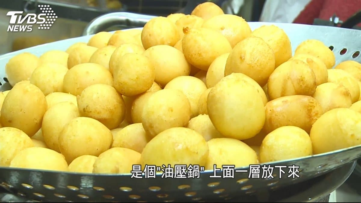 想吃請排隊！精誠夜市4攤口碑小吃：大火炒鴨肉羹、2層鍋炸地瓜球、炭烤沾醬雞排