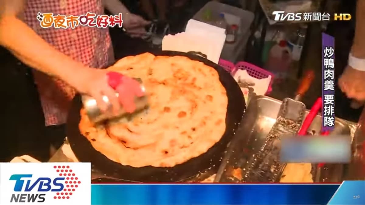 想吃請排隊！精誠夜市4攤口碑小吃：大火炒鴨肉羹、2層鍋炸地瓜球、炭烤沾醬雞排