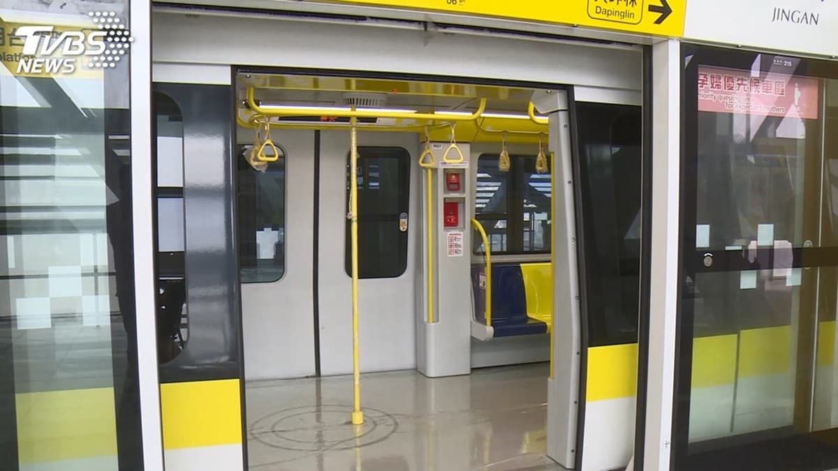 環狀線將通車「內裝先曝光」!椅子變身「皮卡丘黃」增設行李區,連博愛座也變了 環狀線將通車「內裝先曝光」!椅子變身「皮卡丘黃」增設行李區,連博愛座也變了