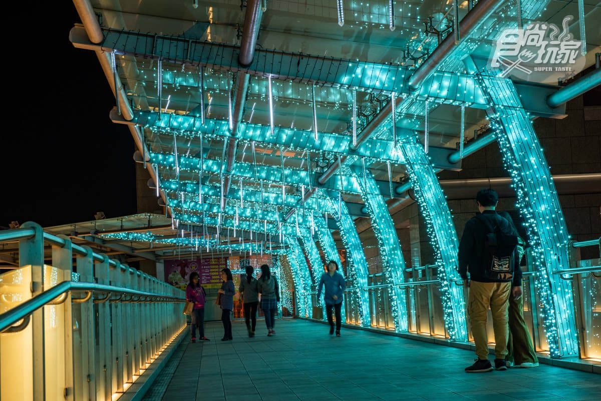 新北耶誕「8座夢幻天橋」你蒐集到幾個?最美是紫色蒲公英光廊 新北耶誕「8座夢幻天橋」你蒐集到幾個?最美是紫色蒲公英光廊