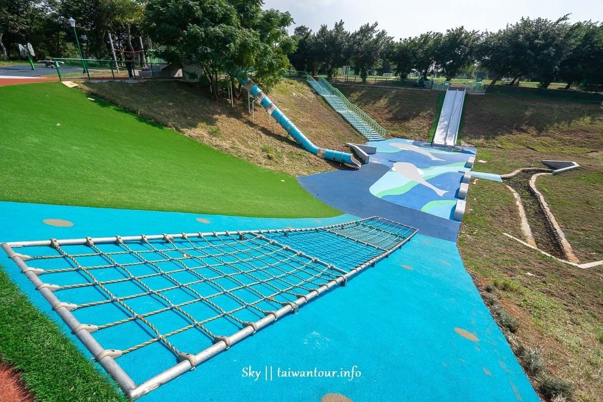 林口最新海洋系公園!4樓高水管滑梯直衝「鯨魚池」,還有超斜滑草場可溜 林口最新海洋系公園!4樓高水管滑梯直衝「鯨魚池」,還有超斜滑草場可溜