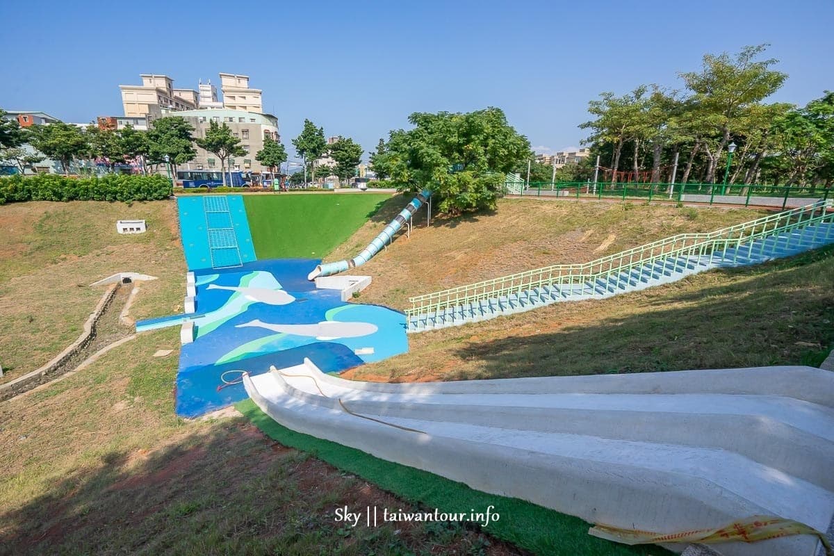 林口最新海洋系公園!4樓高水管滑梯直衝「鯨魚池」,還有超斜滑草場可溜 林口最新海洋系公園!4樓高水管滑梯直衝「鯨魚池」,還有超斜滑草場可溜