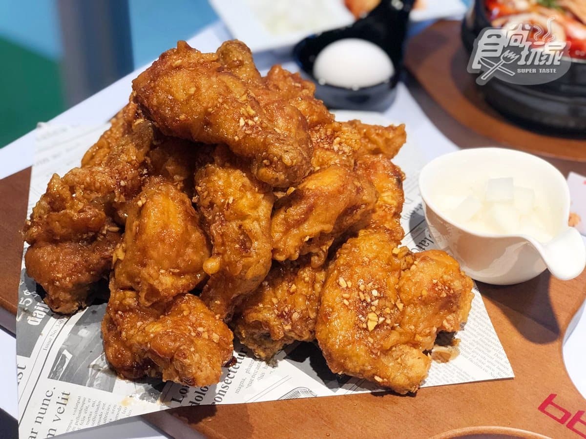【新開店】嗑韓式炸雞了!韓劇鬼怪最愛「bb.q CHICKEN餐廳」登台,50道韓食每道都想試 【新開店】嗑韓式炸雞了!韓劇鬼怪最愛「bb.q CHICKEN餐廳」登台,50道韓食每道都想試
