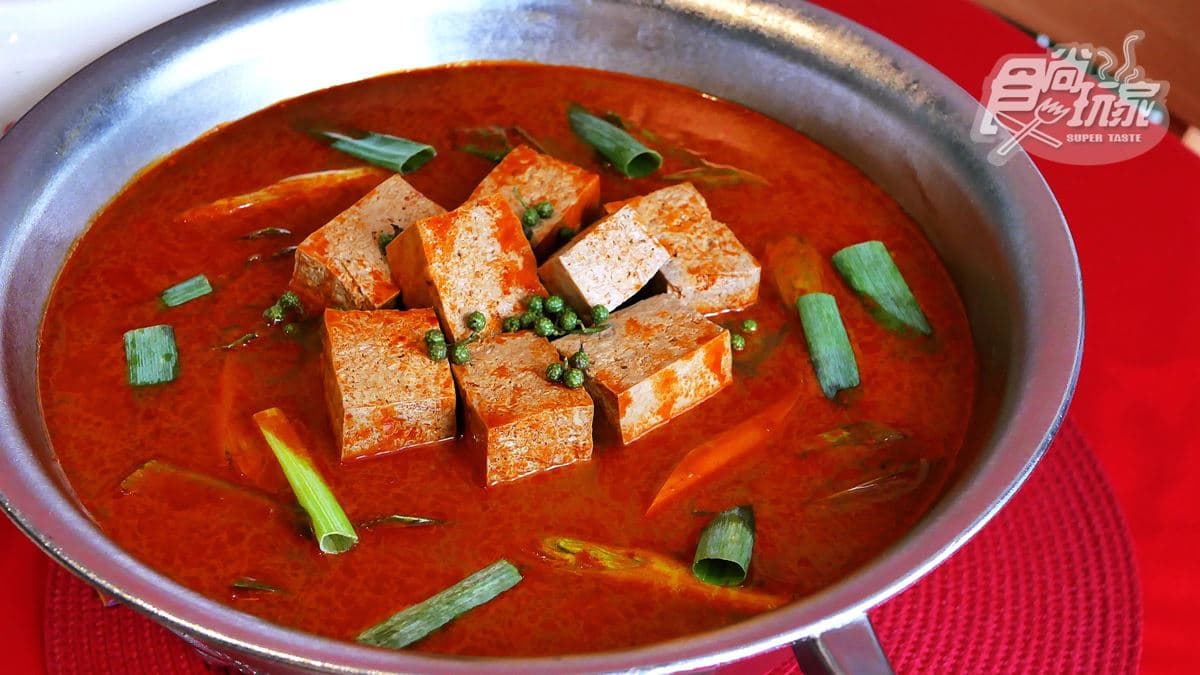 年夜飯「鍋物」最方便！麻辣鍋套餐、功夫雞湯、海鮮鍋，2至4人799起