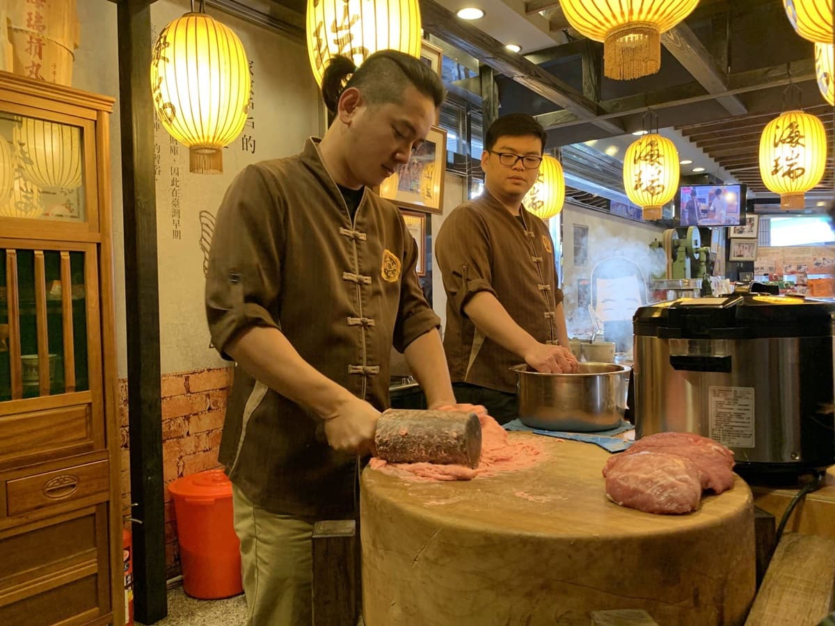 牛肉控尖叫!全台唯一「和牛摃丸」這裡吃,還有咬得到「松露」噴汁摃丸 牛肉控尖叫!全台唯一「和牛摃丸」這裡吃,還有咬得到「松露」噴汁摃丸