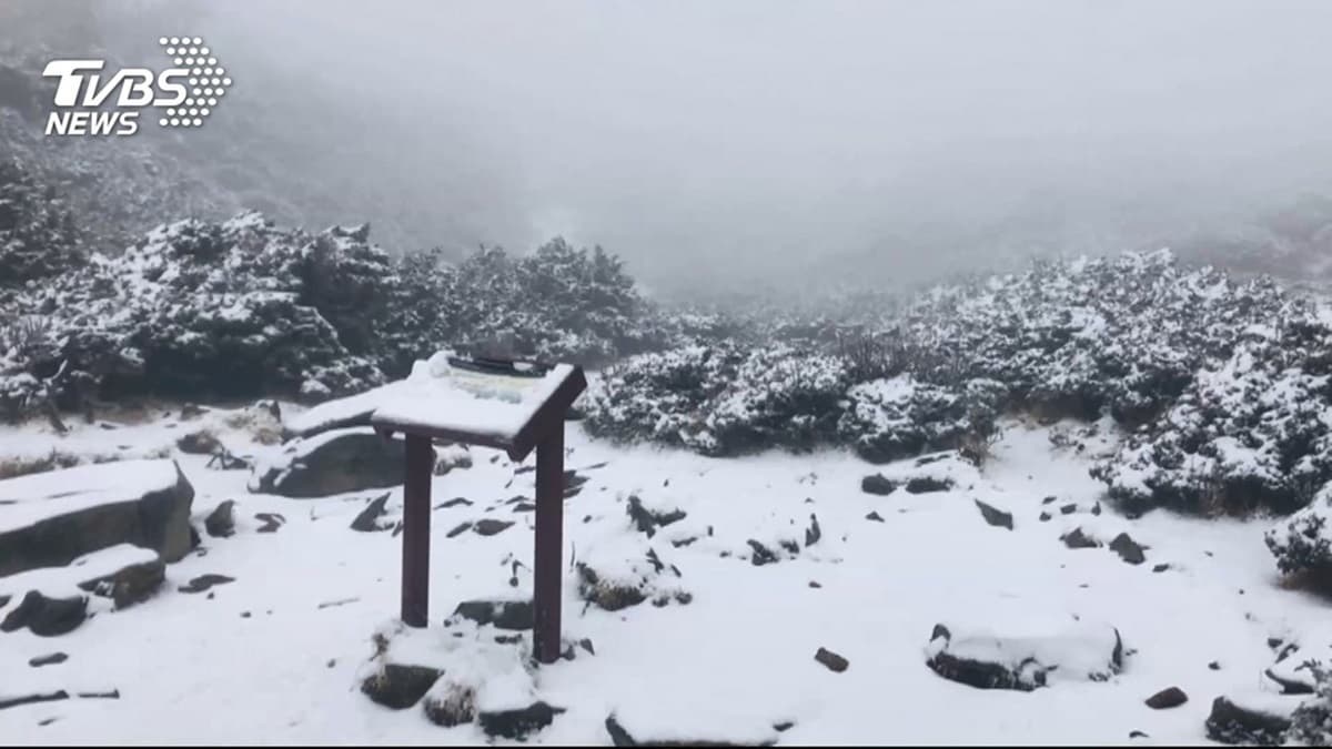 搶堆第一個雪人！冷氣團猛襲台「今晚急凍11度」，合歡山、玉山「初雪時間」曝光