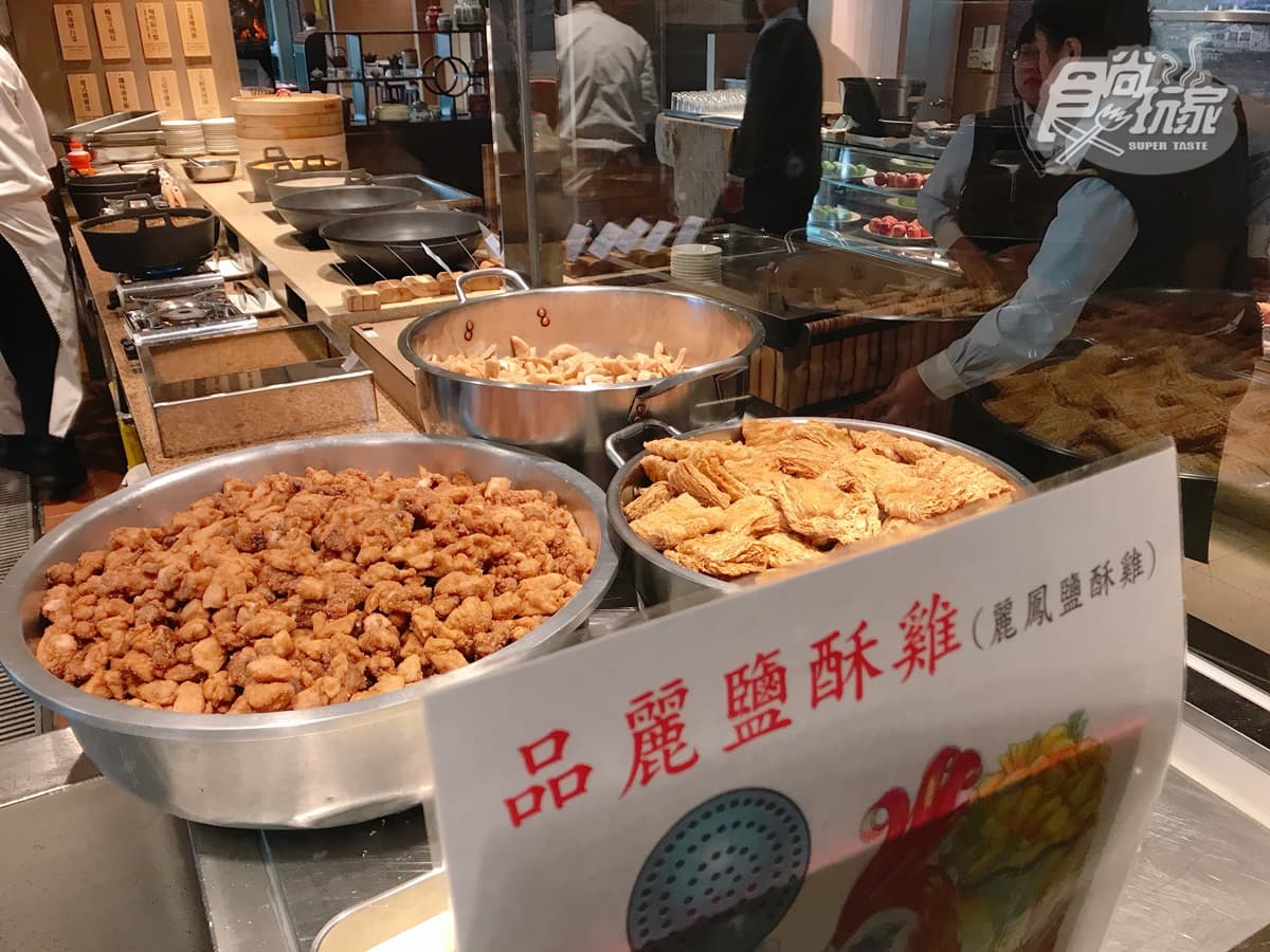 全台最美「粉紅色湖景」這裡拍！超狂飯店退房後還能泡湯，加碼「鹽酥雞」吃到飽