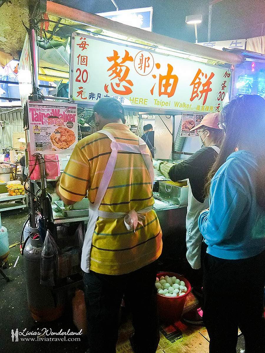 士林夜市排隊也要吃這9攤：珍奶舒芙蕾、高CP值燒肉丼、日本人也愛煎包
