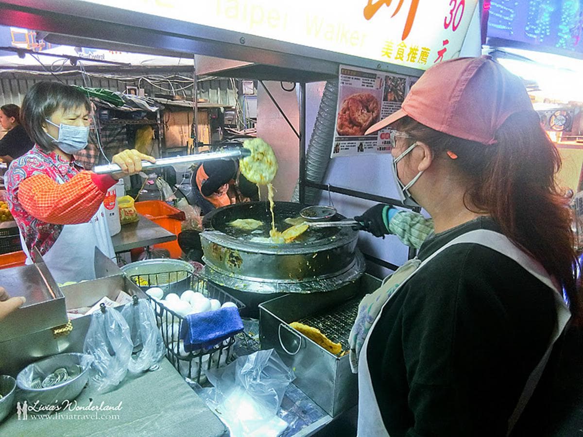 士林夜市排隊也要吃這9攤：珍奶舒芙蕾、高CP值燒肉丼、日本人也愛煎包